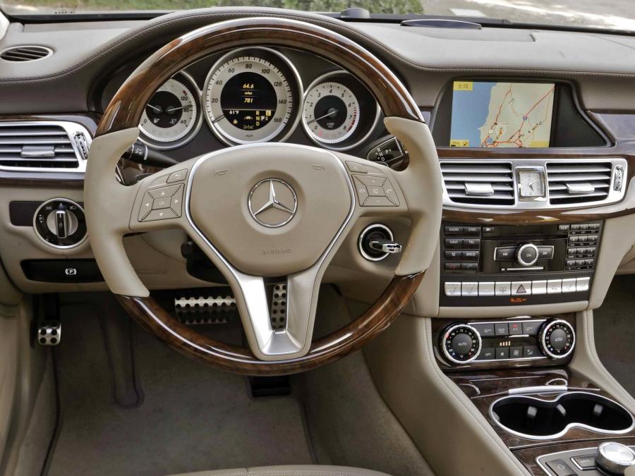  Mercedes-Benz CLS550 AMG Sports Package 2010 года  (фото 17 из 20)